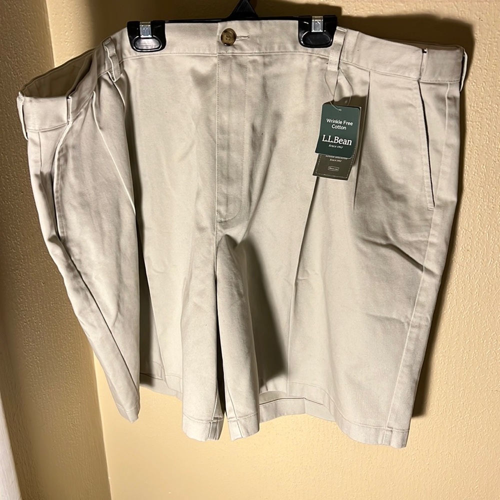 LL Bean NWT Mens Double LL Chino Shorts Color Tan Size Waist 46” Inseam 8”